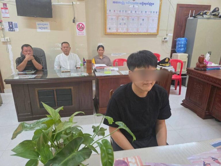 ម្ចាស់រថយន្តបង្កហេតុក្នុងករណីគ្រោះថ្នាក់ចរាចរណ៍នៅមោងឬស្សី ចូលខ្លួនសារភាពនៅស្នងការដ្ឋាននគរបាលខេត្តបាត់ដំបង